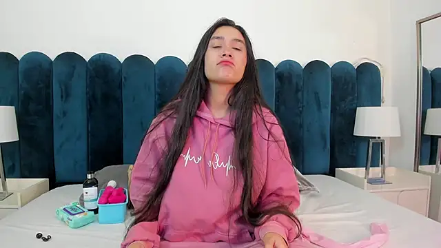 EmilyHanks  online show from 01/12/26, 10:59