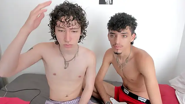 Snapshot of v3niceb1tch chatting on 09/13/25, 07:57 v3niceb1tch online show from 09/13/25, 07:57