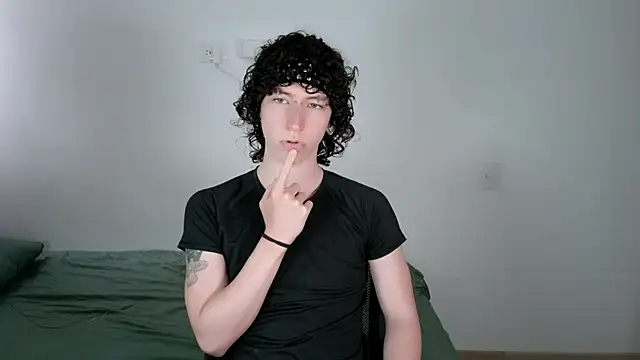 Snapshot of v3niceb1tch chatting on 03/08/26, 06:55 v3niceb1tch online show from 03/08/26, 06:55