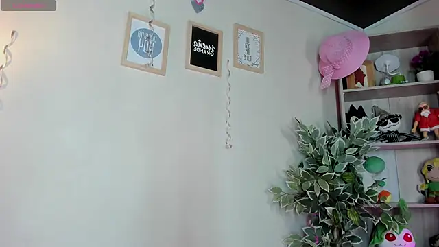 Lana Dreams  online show from 09/18/25, 01:18