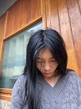 EmLy02 online show from 11/03/25, 12:02