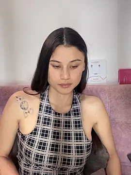 VioletaLorette online show from 10/29/25, 01:52