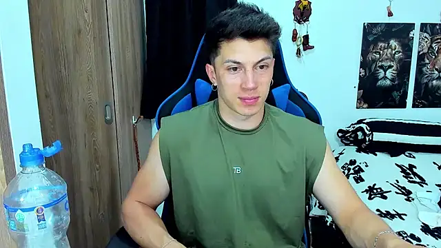 Snapshot of javiersexymann chatting on 02/11/25, 10:18 javiersexymann online show from 02/11/25, 10:18