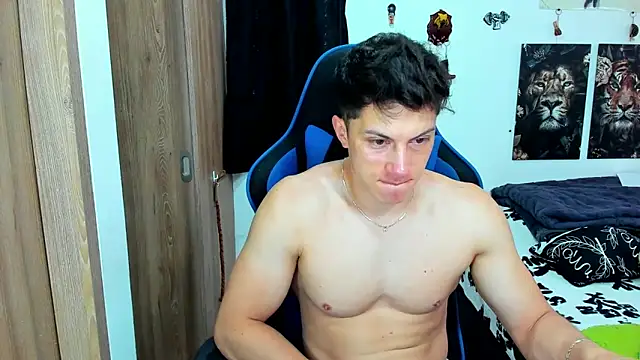 Snapshot of javiersexymann chatting on 02/17/25, 08:36 javiersexymann online show from 02/17/25, 08:36