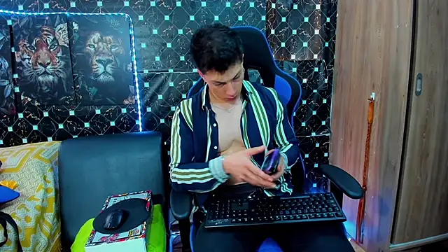 Snapshot of javiersexymann chatting on 09/30/25, 08:58 javiersexymann online show from 09/30/25, 08:58