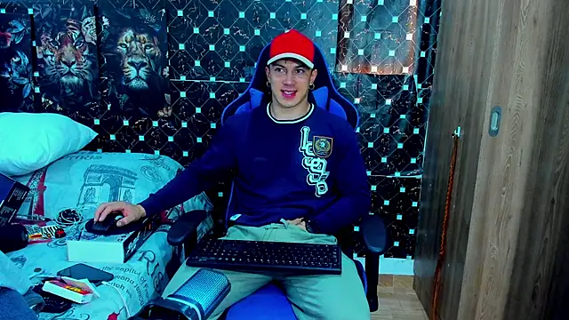 Snapshot of javiersexymann chatting on 12/15/25, 05:39 javiersexymann online show from 12/15/25, 05:39