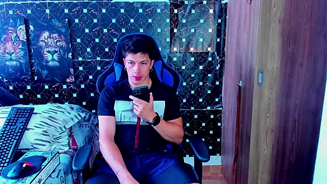 Snapshot of javiersexymann chatting on 01/08/26, 05:15 javiersexymann online show from 01/08/26, 05:15