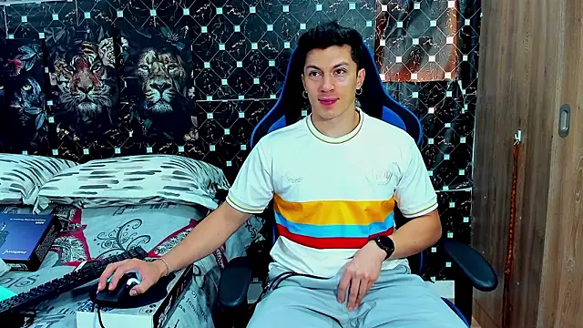 Snapshot of javiersexymann chatting on 02/26/26, 06:51 javiersexymann online show from 02/26/26, 06:51