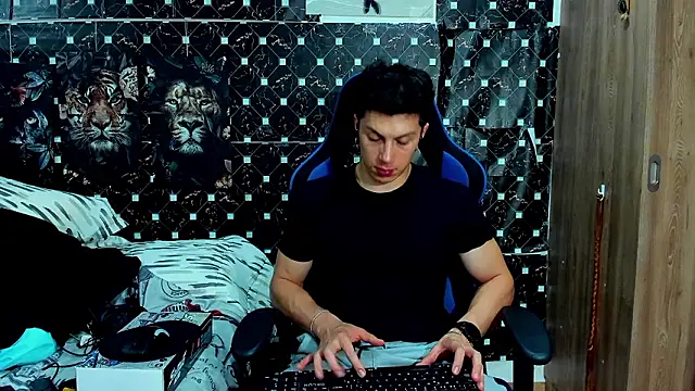 Snapshot of javiersexymann chatting on 03/05/26, 05:14 javiersexymann online show from 03/05/26, 05:14