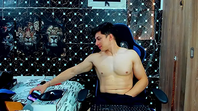 Snapshot of javiersexymann chatting on 03/11/26, 08:04 javiersexymann online show from 03/11/26, 08:04