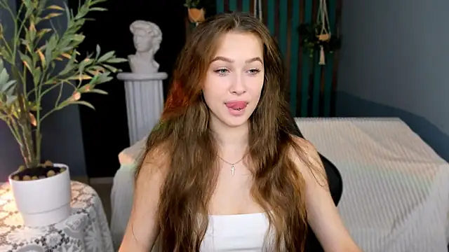 Snapshot of ArielSykes chatting on 07/26/26, 10:44 ArielSykes online show from 07/26/26, 10:44