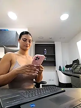 gabysanta  online show from 10/24/25, 01:51