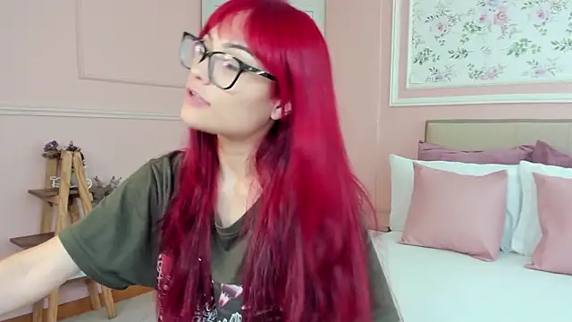 mae lyra online show from 02/01/26, 07:01