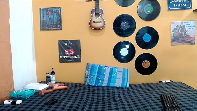 skinnyverus18 online show from 04/16/26, 09:39