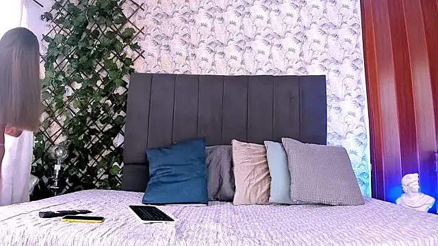 Snapshot of window_to_wonderland1 chatting on 09/17/25, 06:20 window to wonderland1 online show from 09/17/25, 06:20