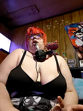 Snapshot of GoddessDess chatting on 04/18/26, 07:12 GoddessDess online show from 04/18/26, 07:12