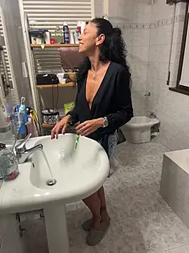 eddivad6974 online show from 09/19/25, 08:42