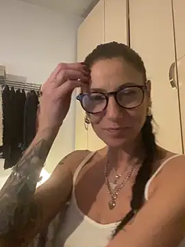 eddivad6974 online show from 02/05/26, 07:57