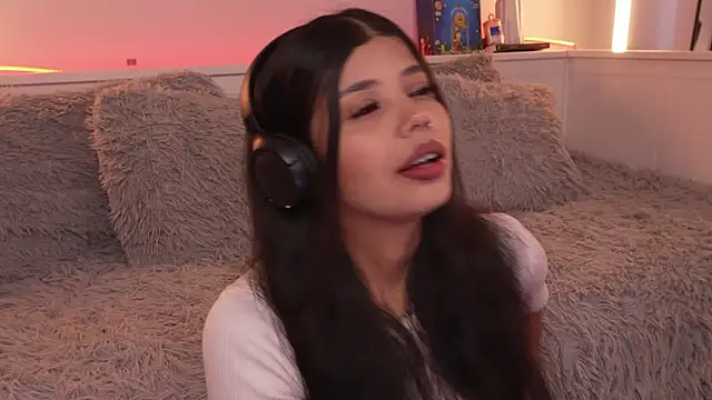 sophieee art online show from 01/15/26, 09:07