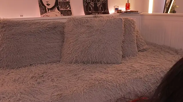 sophieee art online show from 02/04/26, 06:47