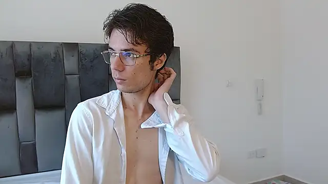 VIKTORNOIR online show from 10/15/25, 01:44