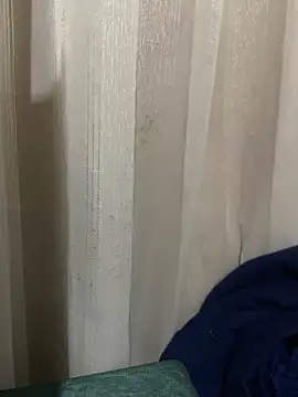 Snapshot of Jhowleal11 chatting on 09/10/25, 04:45 Jhowleal11 online show from 09/10/25, 04:45