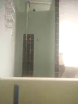 Snapshot of ReyesSau chatting on 09/28/25, 04:34 ReyesSau online show from 09/28/25, 04:34