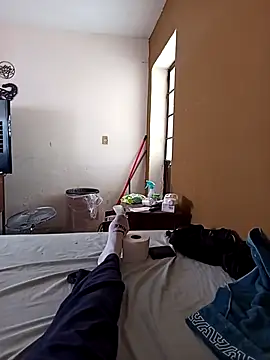 Snapshot of ReyesSau chatting on 11/04/25, 03:33 ReyesSau online show from 11/04/25, 03:33