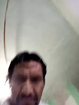 Snapshot of ReyesSau chatting on 11/05/25, 11:27 ReyesSau online show from 11/05/25, 11:27