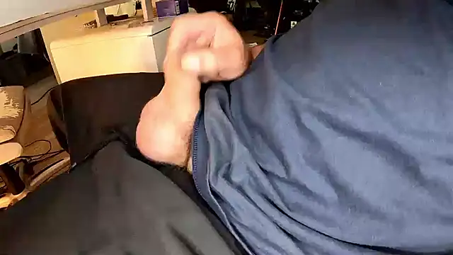 hornysmallcockgermany online show from 10/20/25, 07:31