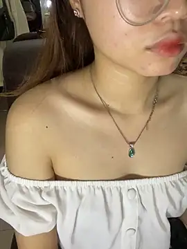 Snapshot of Meo-210123 chatting on 10/11/25, 03:28 Meo-210123 online show from 10/11/25, 03:28