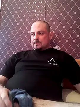 Snapshot of _NEREZA_ chatting on 09/30/25, 04:01  NEREZA  online show from 09/30/25, 04:01