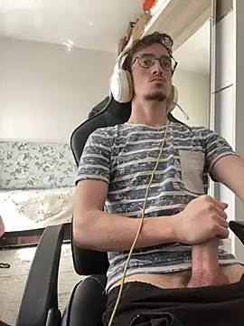 Snapshot of TurkYasura chatting on 02/16/26, 10:55 TurkYasura online show from 02/16/26, 10:55