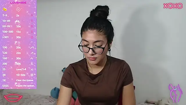 Snapshot of Allison_19__ chatting on 10/08/25, 08:01 Allison 19 online show from 10/08/25, 08:01