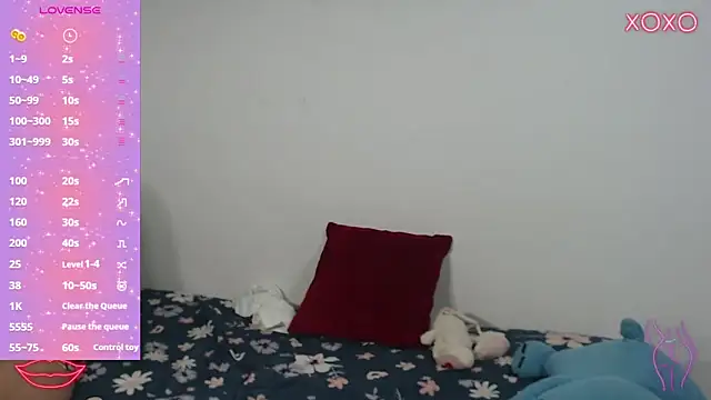 Snapshot of Allison_19__ chatting on 10/23/25, 10:14 Allison 19 online show from 10/23/25, 10:14