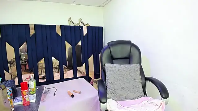 Aisha hotts777 online show from 04/26/26, 03:26