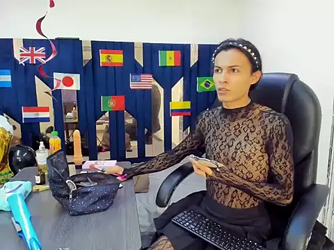 Aisha hotts777 online show from 06/12/26, 08:08