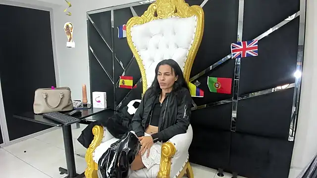 Snapshot of Aisha_hotts777 chatting on 06/20/26, 08:00 Aisha hotts777 online show from 06/20/26, 08:00