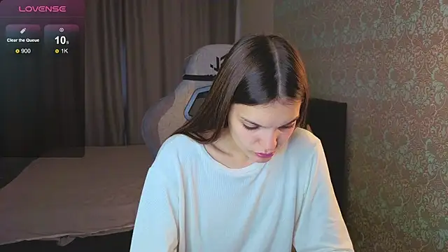 Snapshot of magic_shy_ chatting on 09/19/25, 01:29 magic shy  online show from 09/19/25, 01:29