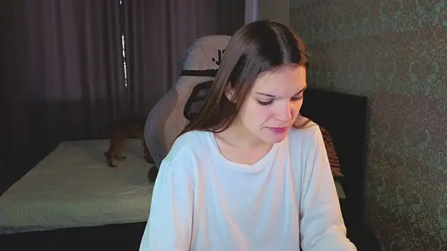 Snapshot of magic_shy_ chatting on 09/30/25, 01:32 magic shy  online show from 09/30/25, 01:32