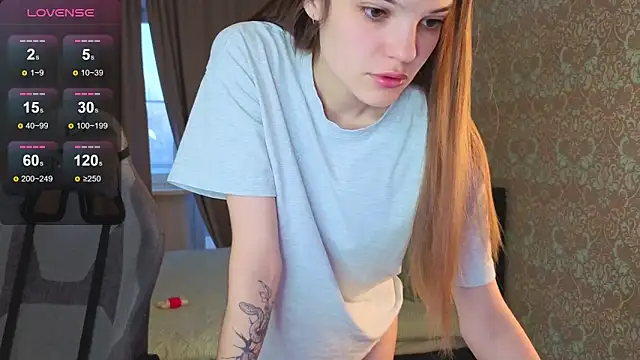 Snapshot of magic_shy_ chatting on 10/24/25, 01:24 magic shy  online show from 10/24/25, 01:24