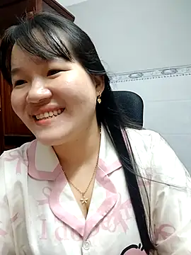 Snapshot of _Babyrose_ chatting on 09/29/25, 04:12 Babyrose online show from 09/29/25, 04:12