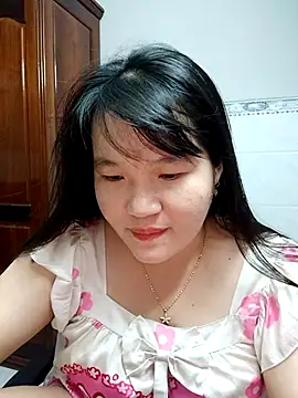 Snapshot of _Babyrose_ chatting on 10/04/25, 03:43 Babyrose online show from 10/04/25, 03:43
