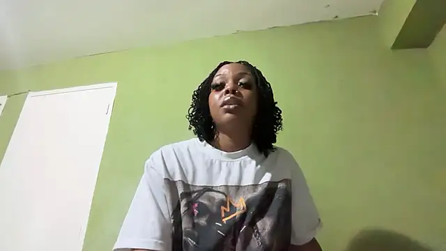 Snapshot of Liaprettygirl chatting on 05/23/26, 04:18 Liaprettygirl online show from 05/23/26, 04:18