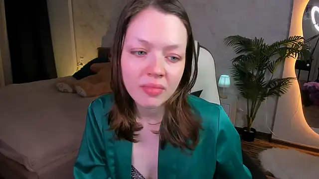 Lunar Lily online show from 11/26/25, 05:52