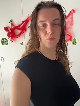 TenderLaGlamor online show from 11/01/25, 10:50