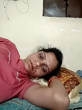 Snapshot of Sonam_dhakad chatting on 11/14/25, 05:11 Sonam dhakad online show from 11/14/25, 05:11