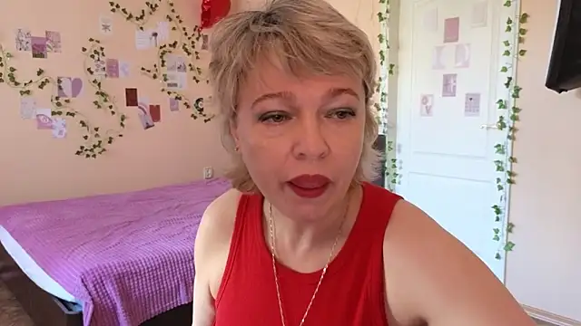 Snapshot of Rosette_Pricky chatting on 05/21/26, 01:51 Rosette Pricky online show from 05/21/26, 01:51