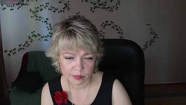 Snapshot of Rosette_Pricky chatting on 05/24/26, 02:11 Rosette Pricky online show from 05/24/26, 02:11