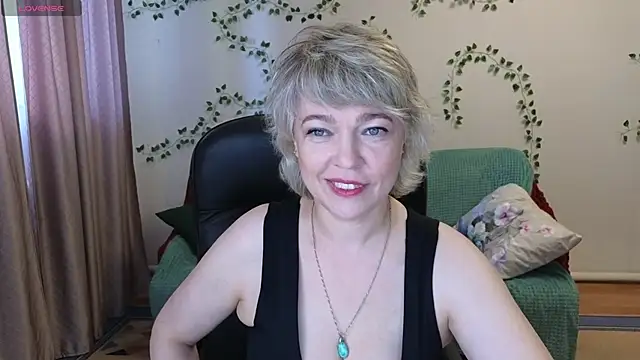 Snapshot of Rosette_Pricky chatting on 05/28/26, 02:25 Rosette Pricky online show from 05/28/26, 02:25